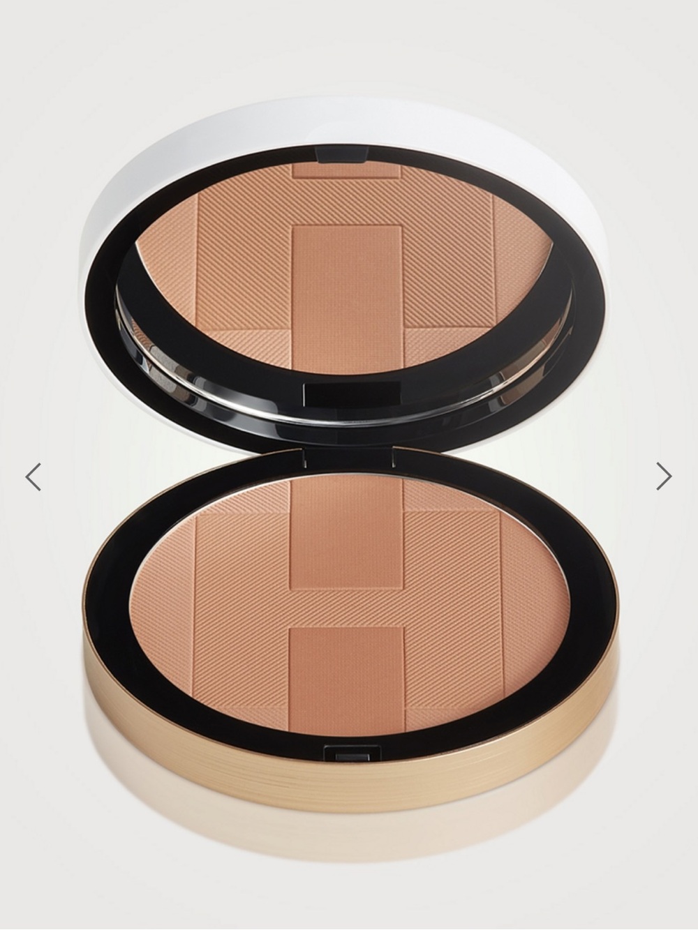 Hermès Plein Air H Trio Healthy Glow Mineral Powder in shade 3 Sahara